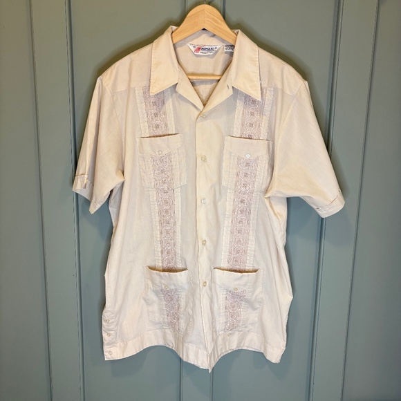 Vintage Romani Collection Men Shirt Size XL Embroidered Guayabera Pocket Cream - Picture 1 of 5